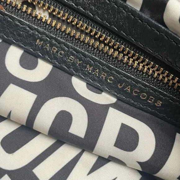 Marc By Marc Jacobs Black Tote with Gold Details - Picture 8 of 10